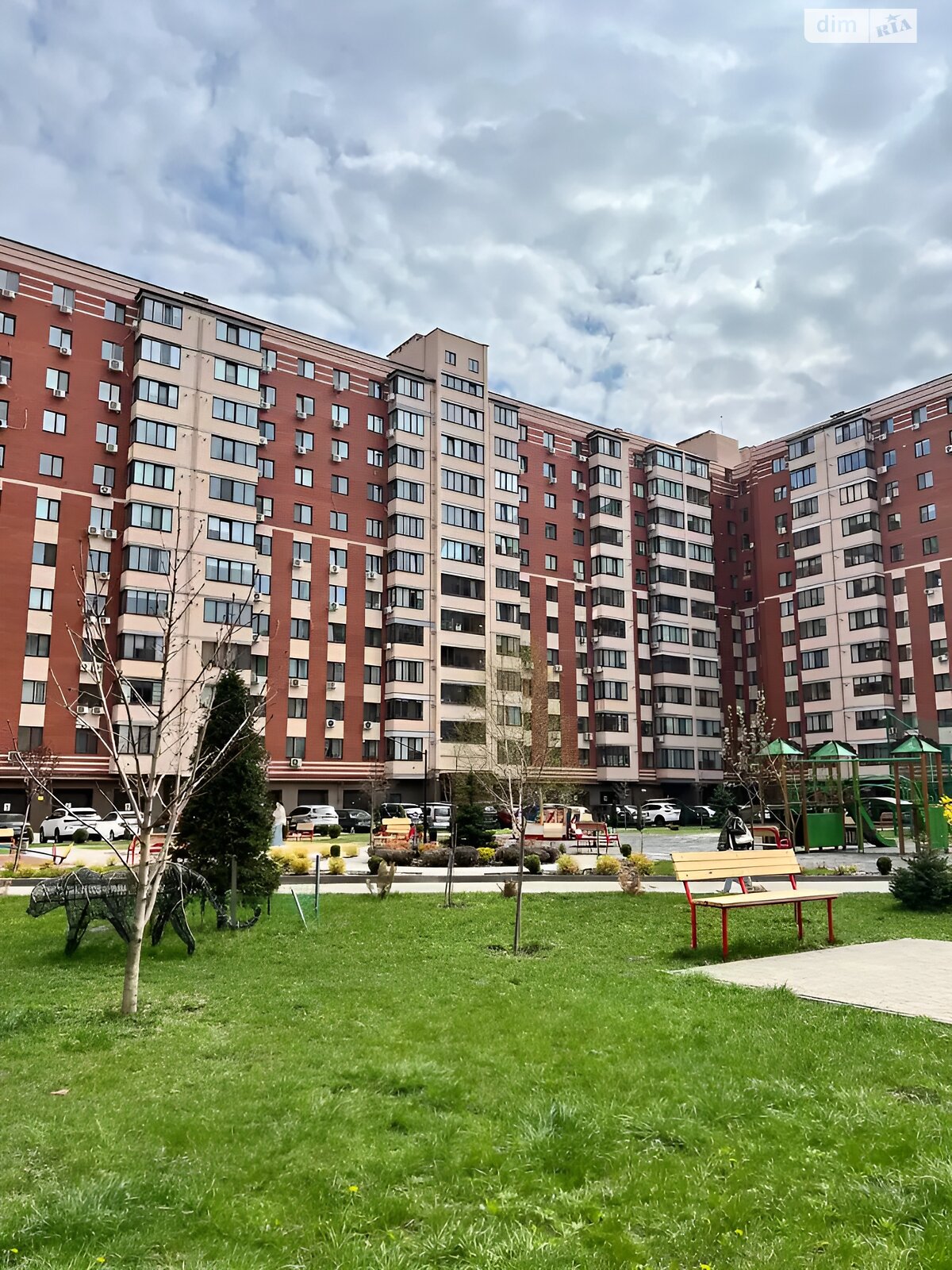 Продажа трехкомнатной квартиры в Слобожанском, на ул. Содружества 1 корпус 1, фото 1 Продажа трехкомнатной квартиры в Слобожанском, на ул. Содружества 1 корпус 1, фото 1