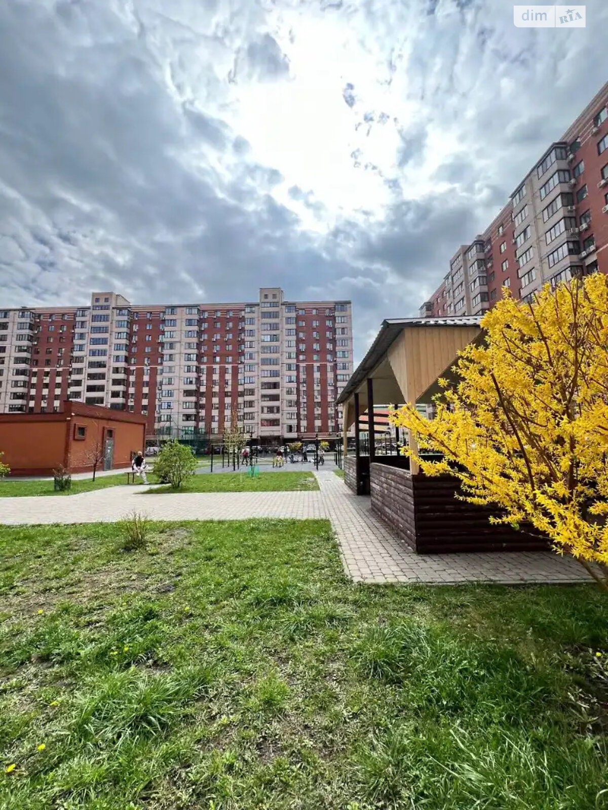 Продажа трехкомнатной квартиры в Слобожанском, на ул. Содружества 1 корпус 1, фото 1 Продажа трехкомнатной квартиры в Слобожанском, на ул. Содружества 1 корпус 1, фото 1