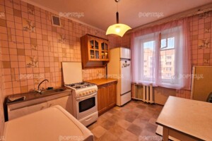 Продаж однокімнатної квартири в Слобожанському, на вул. Будівельників 18, фото 2