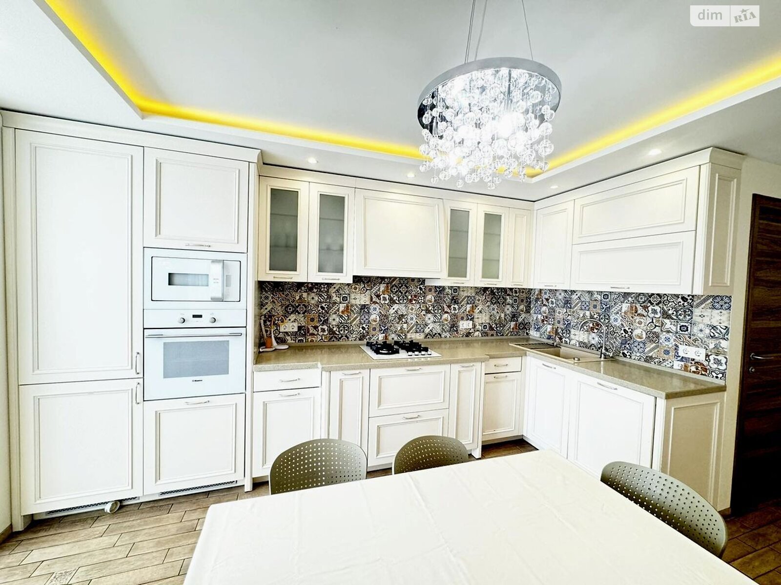Продаж чотирикімнатної квартири в Слобожанському, на вул. Володимирська, фото 1 Продаж чотирикімнатної квартири в Слобожанському, на вул. Володимирська, фото 1