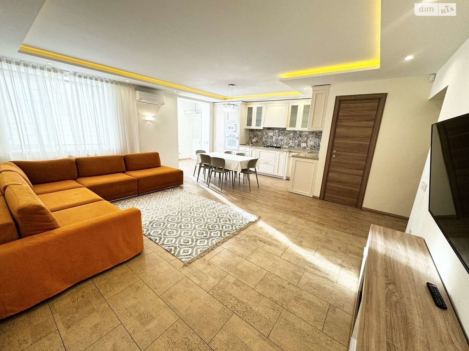 Продаж чотирикімнатної квартири в Слобожанському, на вул. Володимирська, фото 1 Продаж чотирикімнатної квартири в Слобожанському, на вул. Володимирська, фото 1