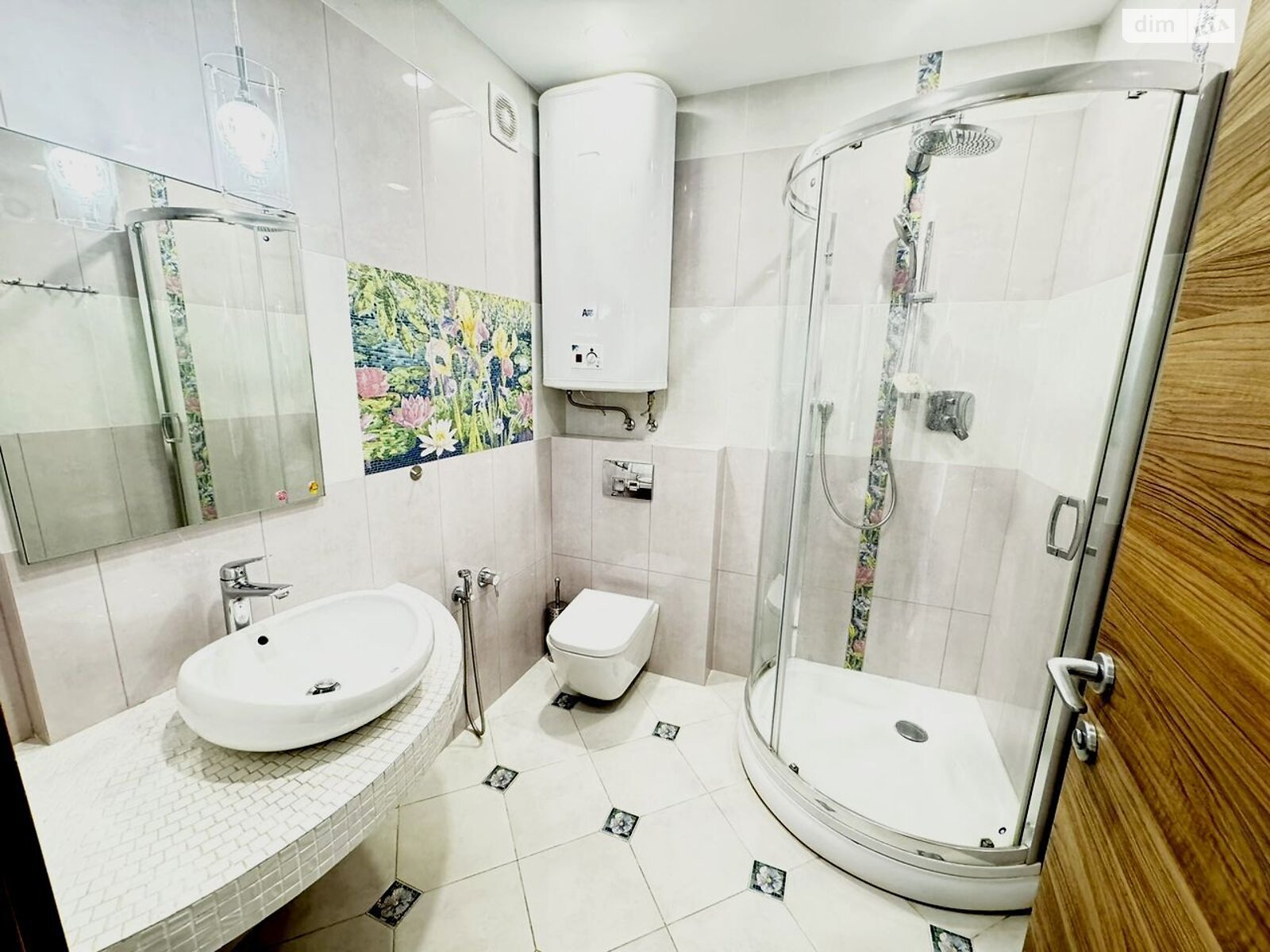 Продаж чотирикімнатної квартири в Слобожанському, на вул. Володимирська, фото 1 Продаж чотирикімнатної квартири в Слобожанському, на вул. Володимирська, фото 1