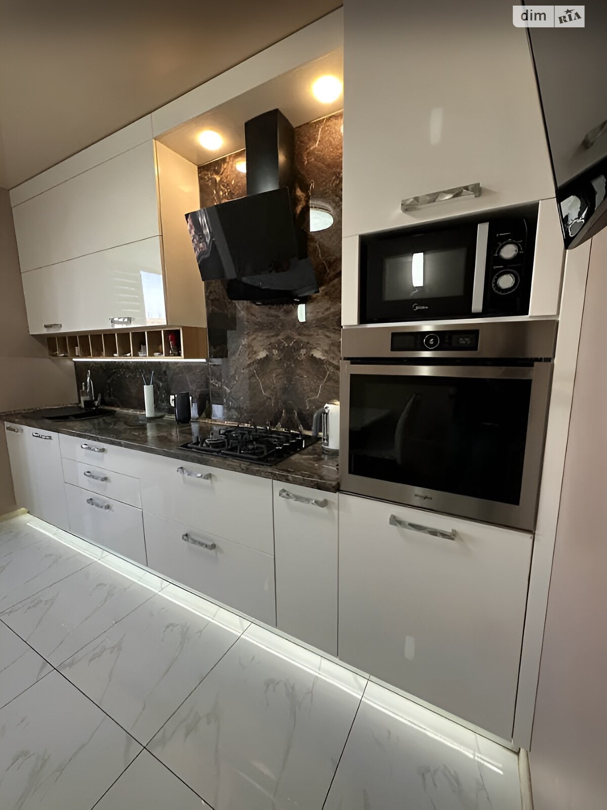 Продажа трехкомнатной квартиры в Слобожанском, на ул. Владимирская 1 корпус 1, фото 1 Продажа трехкомнатной квартиры в Слобожанском, на ул. Владимирская 1 корпус 1, фото 1