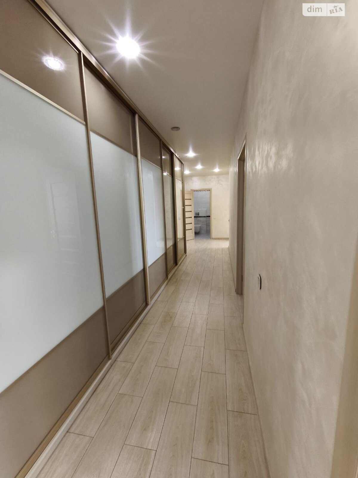 Продажа трехкомнатной квартиры в Слобожанском, на ул. Владимирская 1 корпус 4, кв. 43, фото 1