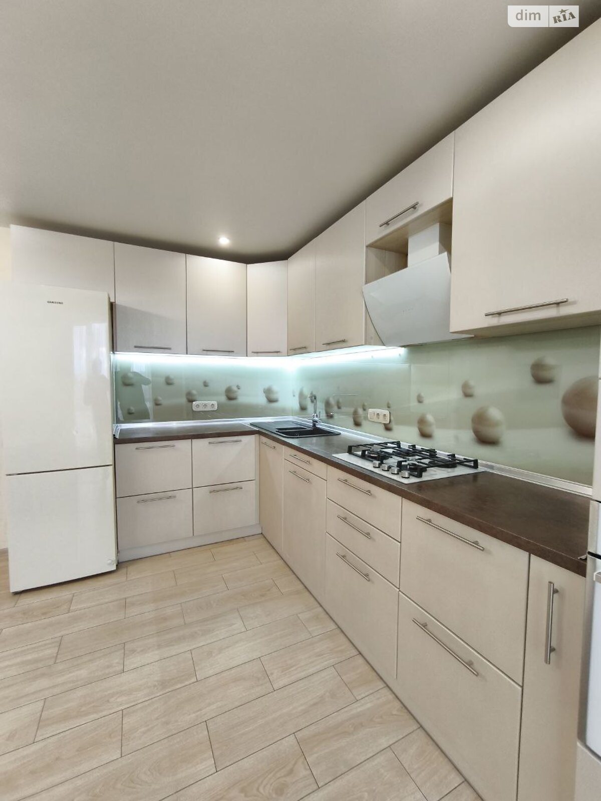 Продажа трехкомнатной квартиры в Слобожанском, на ул. Владимирская 1 корпус 4, кв. 43, фото 1