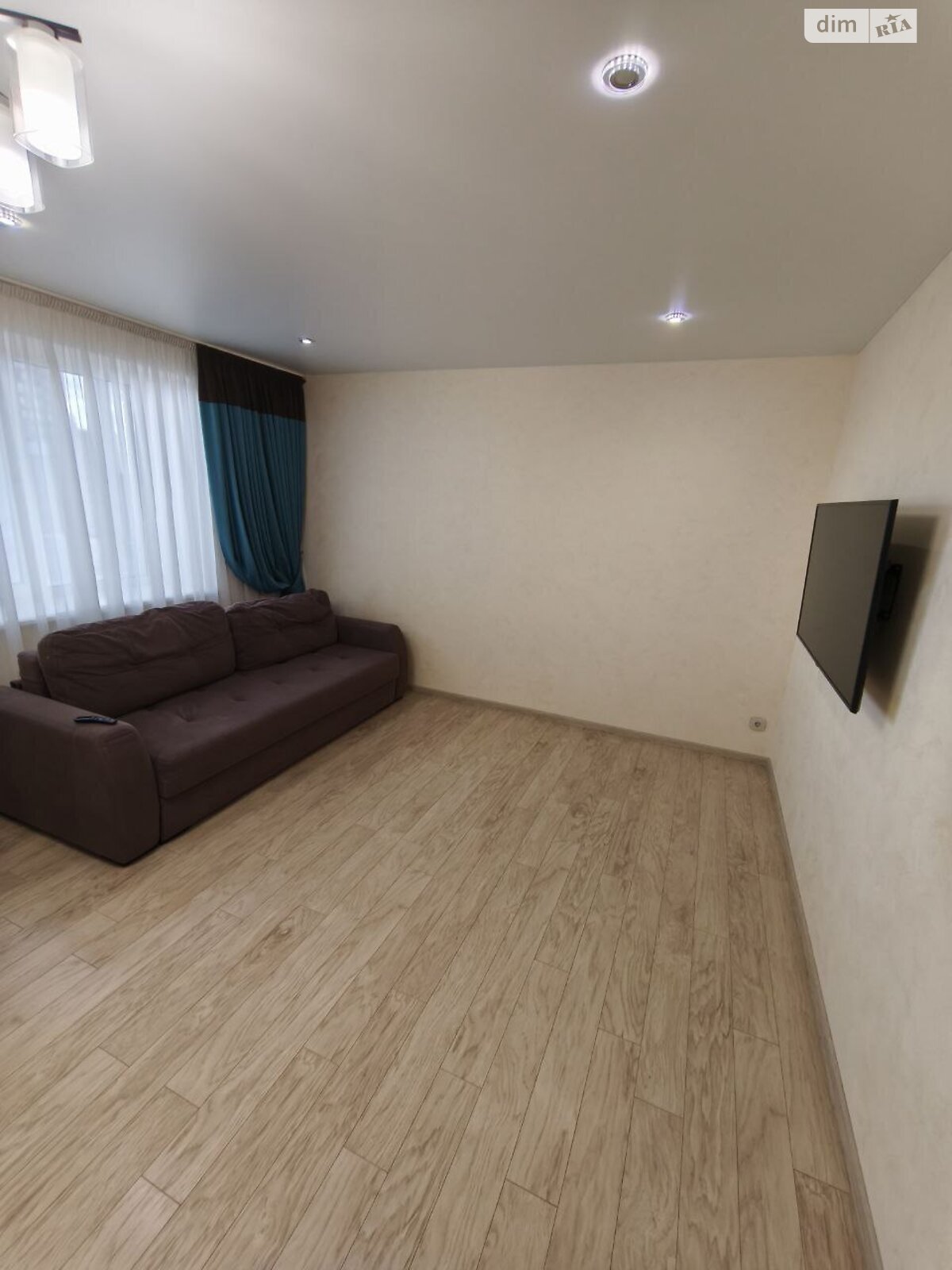 Продажа трехкомнатной квартиры в Слобожанском, на ул. Владимирская 1 корпус 4, кв. 43, фото 1