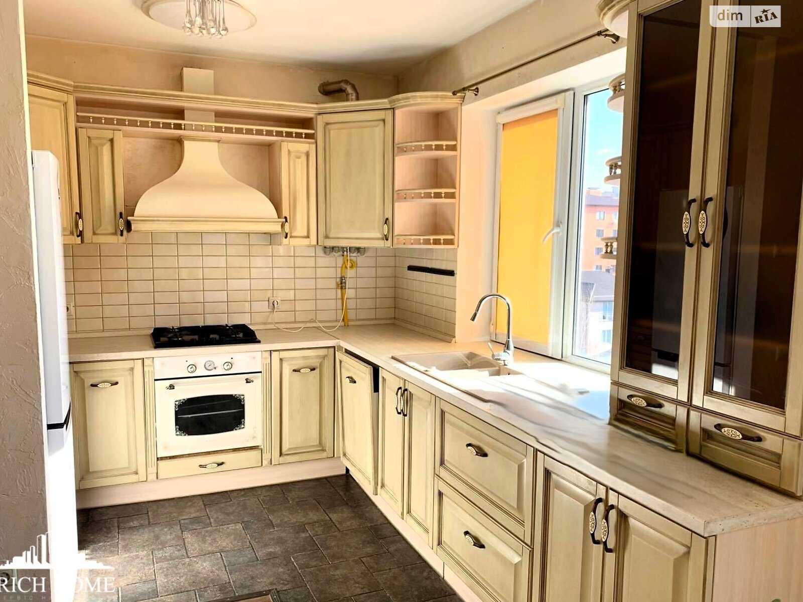 Продаж трикімнатної квартири в Софіївській Борщагівці, на вул. Академіка Амосова 6, фото 1