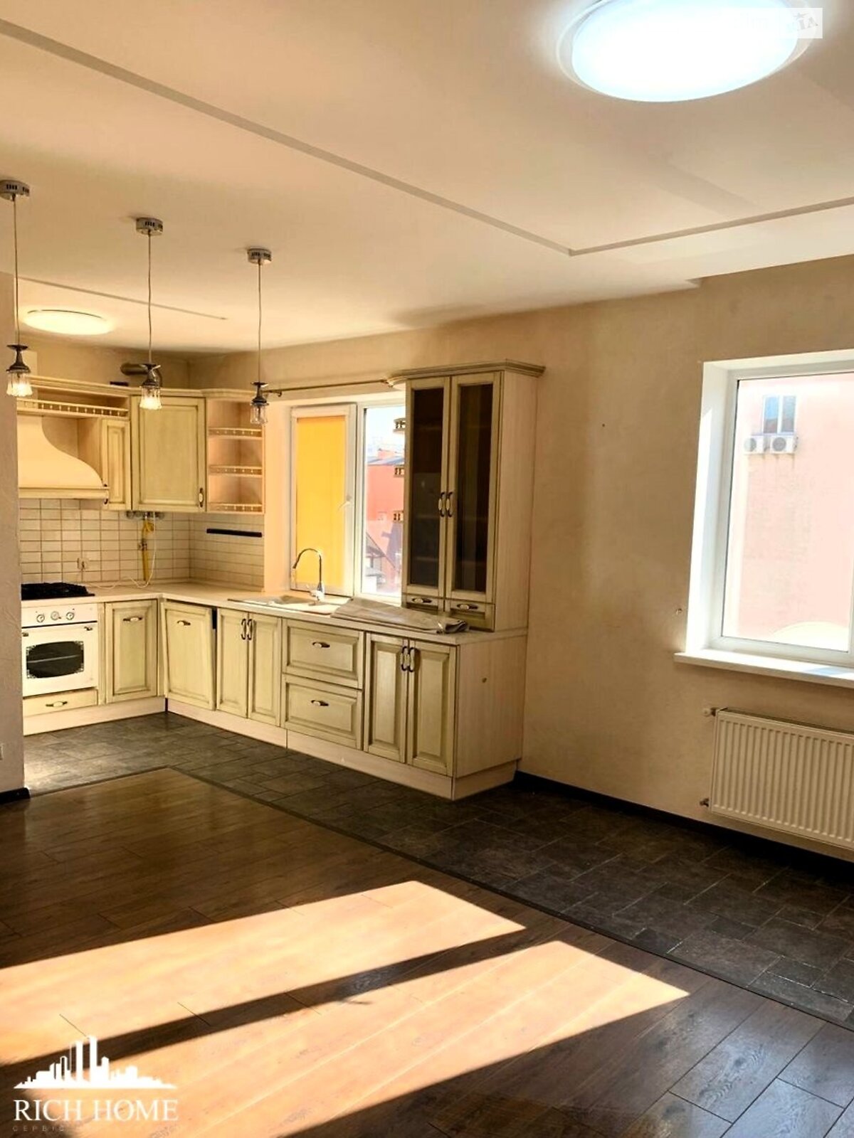 Продаж трикімнатної квартири в Софіївській Борщагівці, на вул. Академіка Амосова 6, фото 1