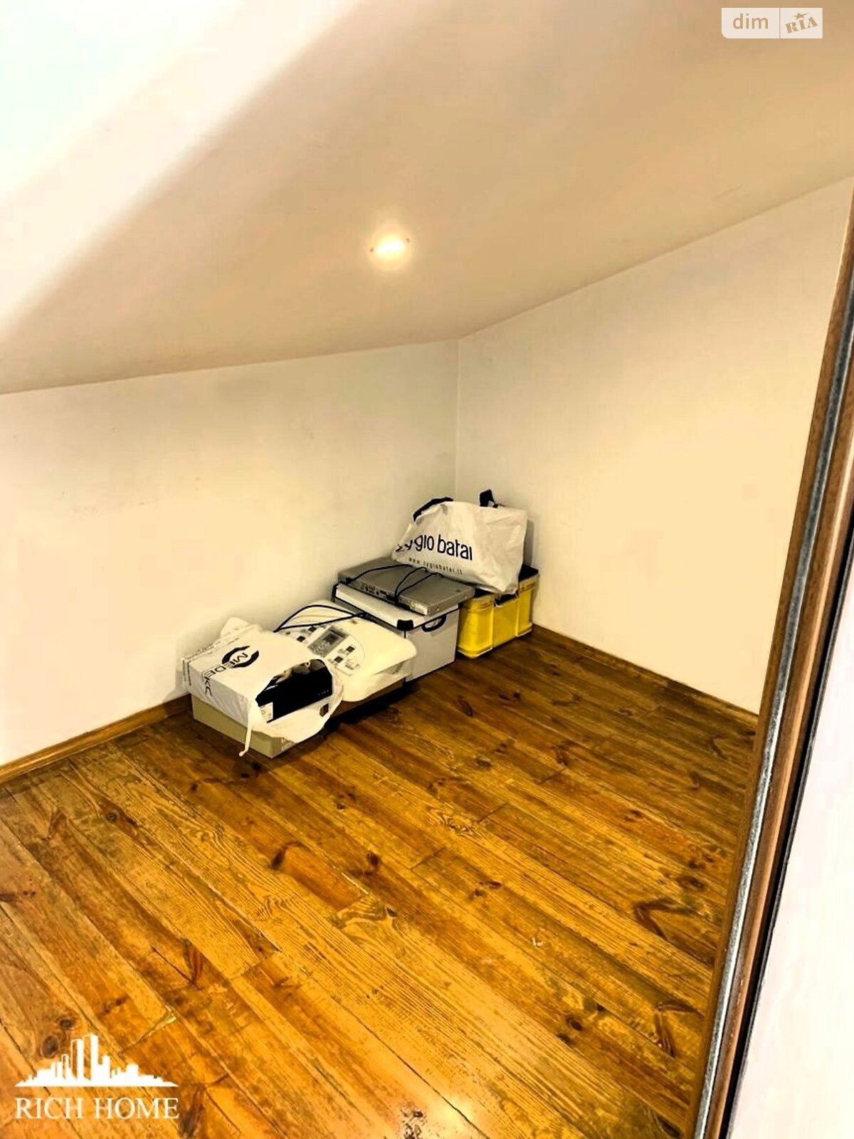 Продаж трикімнатної квартири в Софіївській Борщагівці, на вул. Академіка Амосова 6, фото 1