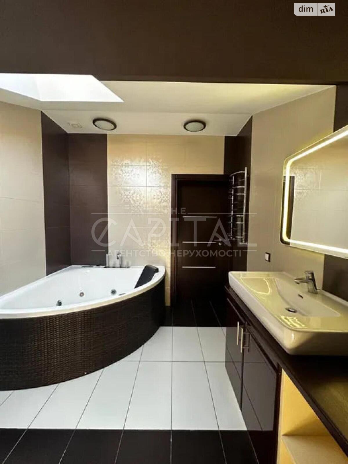 Продаж трикімнатної квартири в Софіївській Борщагівці, на вул. Академіка Амосова 6, фото 1