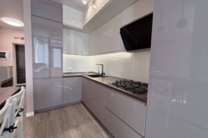 Продажа трехкомнатной квартиры в Софиевской Борщаговке, на ул. Академика Королёва 2, фото 2