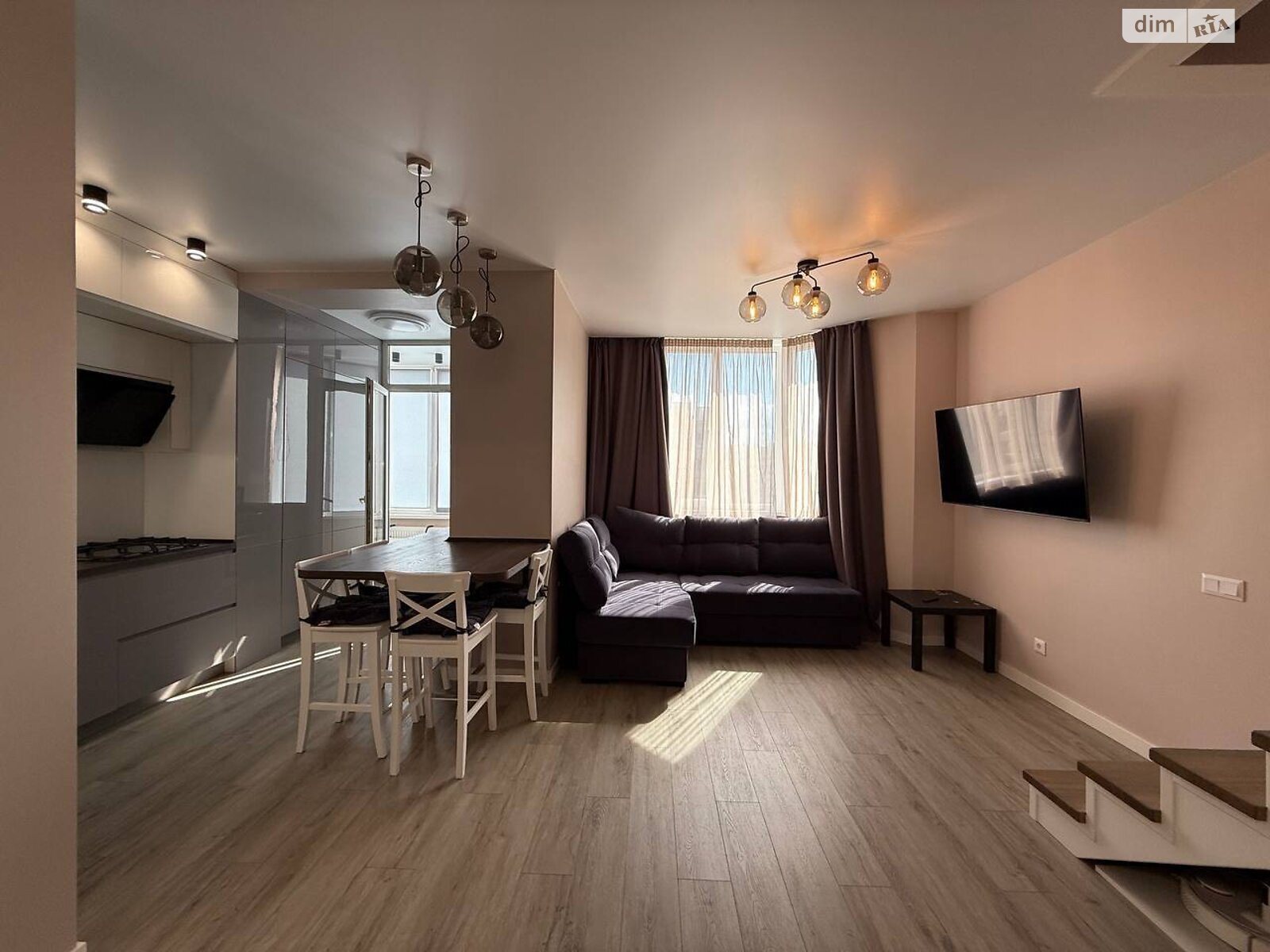 Продажа трехкомнатной квартиры в Софиевской Борщаговке, на ул. Академика Королёва 2, фото 1