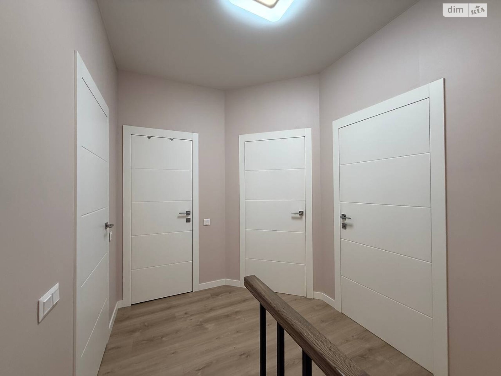 Продажа трехкомнатной квартиры в Софиевской Борщаговке, на ул. Академика Королёва 2, фото 1