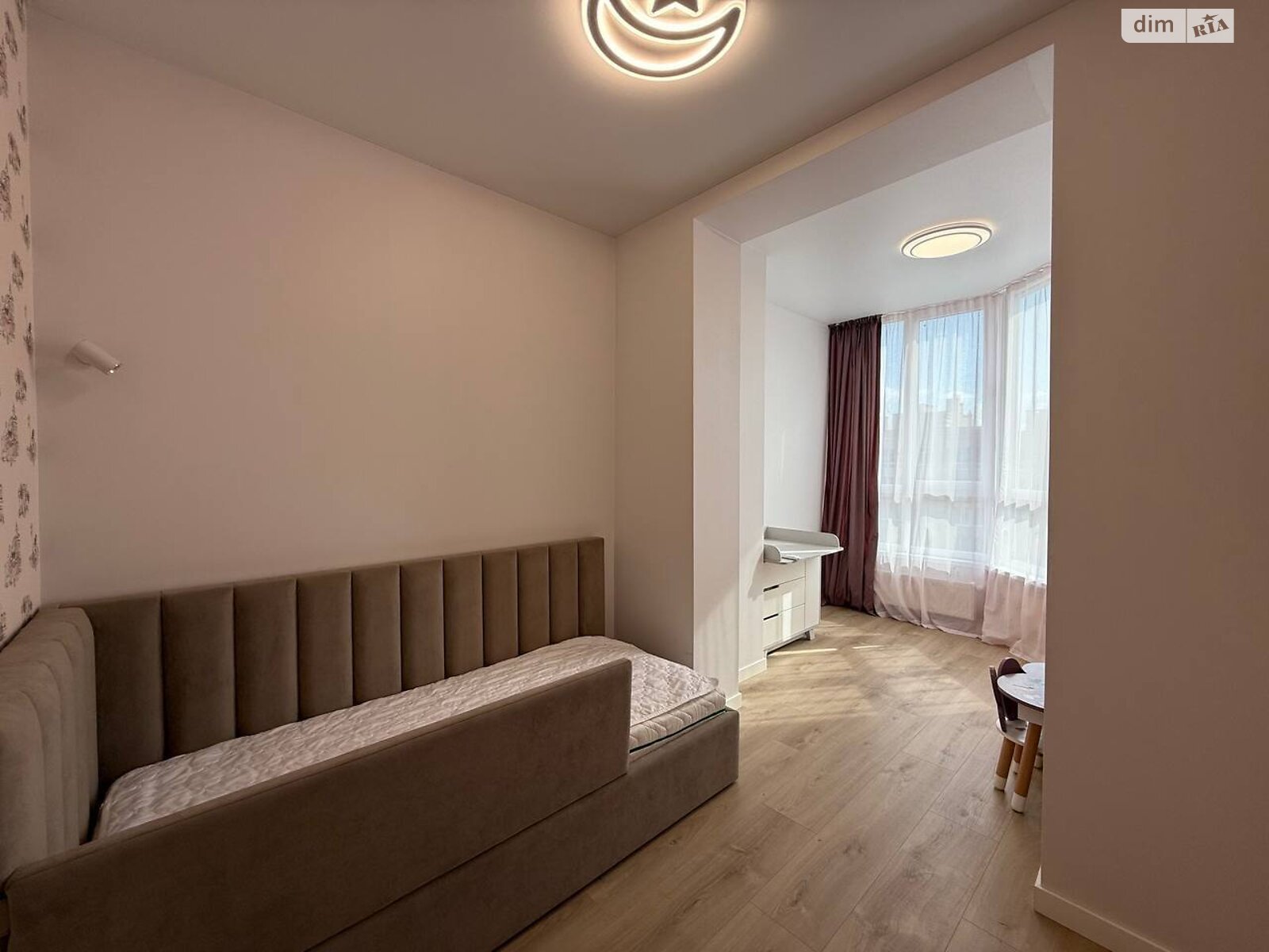 Продажа трехкомнатной квартиры в Софиевской Борщаговке, на ул. Академика Королёва 2, фото 1