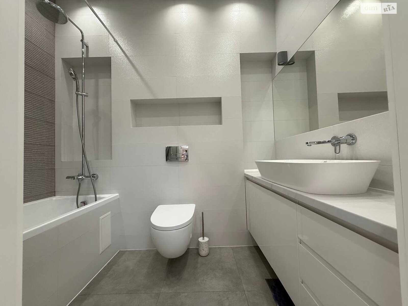 Продажа трехкомнатной квартиры в Софиевской Борщаговке, на ул. Академика Королёва 2, фото 1