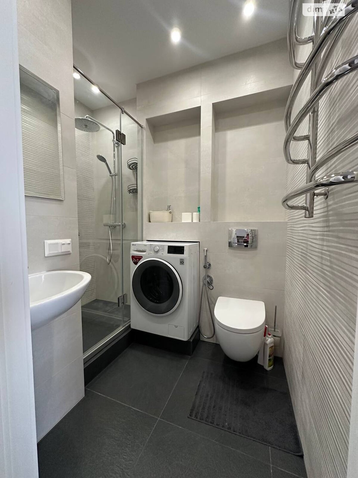 Продажа трехкомнатной квартиры в Софиевской Борщаговке, на ул. Академика Королёва 2, фото 1