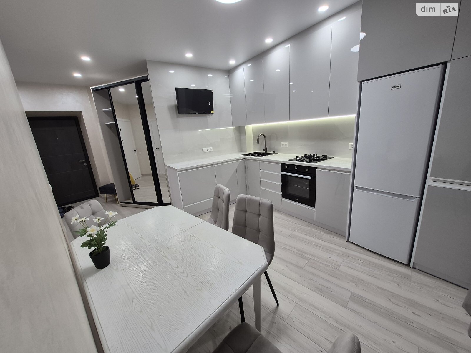 Продажа однокомнатной квартиры в Софиевской Борщаговке, на просп. Героев Небесной Сотни 20/10, фото 1 Продажа однокомнатной квартиры в Софиевской Борщаговке, на просп. Героев Небесной Сотни 20/10, фото 1