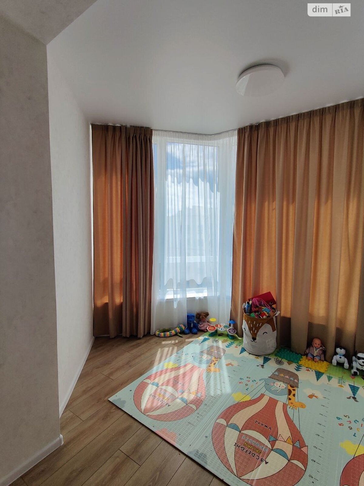 Продажа трехкомнатной квартиры в Софиевской Борщаговке, на ул. Клубная 10, фото 1 Продажа трехкомнатной квартиры в Софиевской Борщаговке, на ул. Клубная 10, фото 1