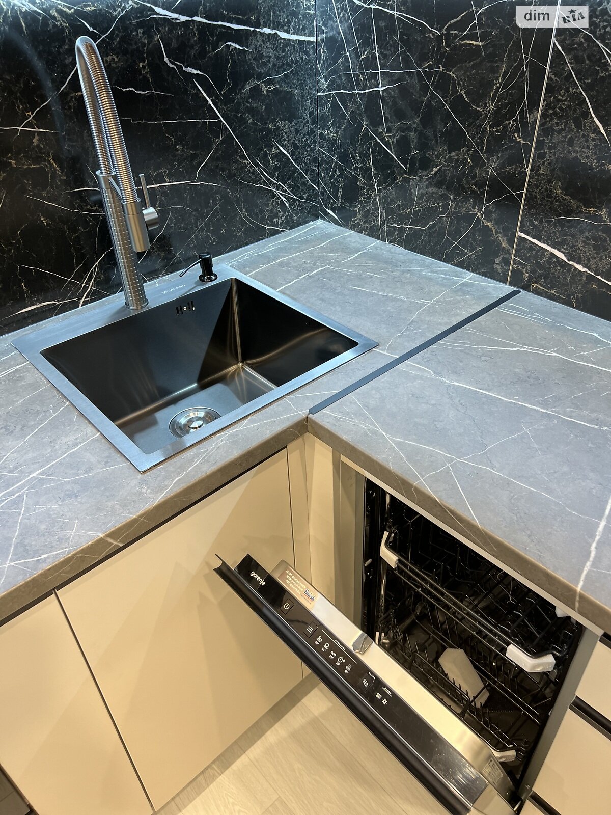 Продажа однокомнатной квартиры в Софиевской Борщаговке, на просп. Мартынова 18, фото 1 Продажа однокомнатной квартиры в Софиевской Борщаговке, на просп. Мартынова 18, фото 1