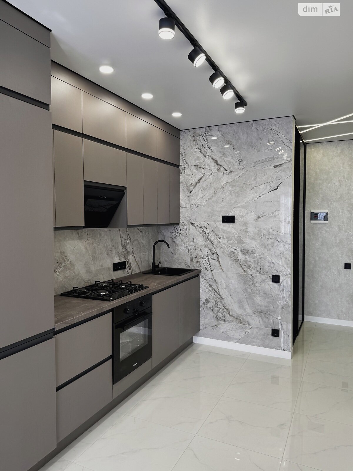 Продажа однокомнатной квартиры в Софиевской Борщаговке, на просп. Мартынова, фото 1