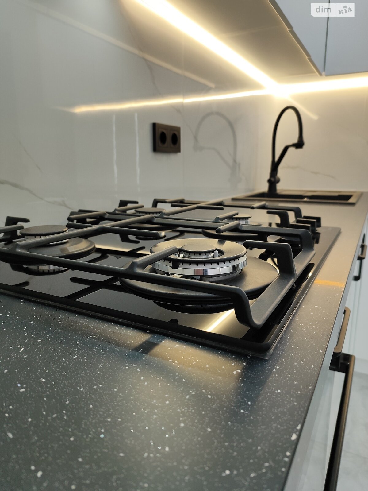 Продажа однокомнатной квартиры в Софиевской Борщаговке, на ул. Радостная 6, фото 1