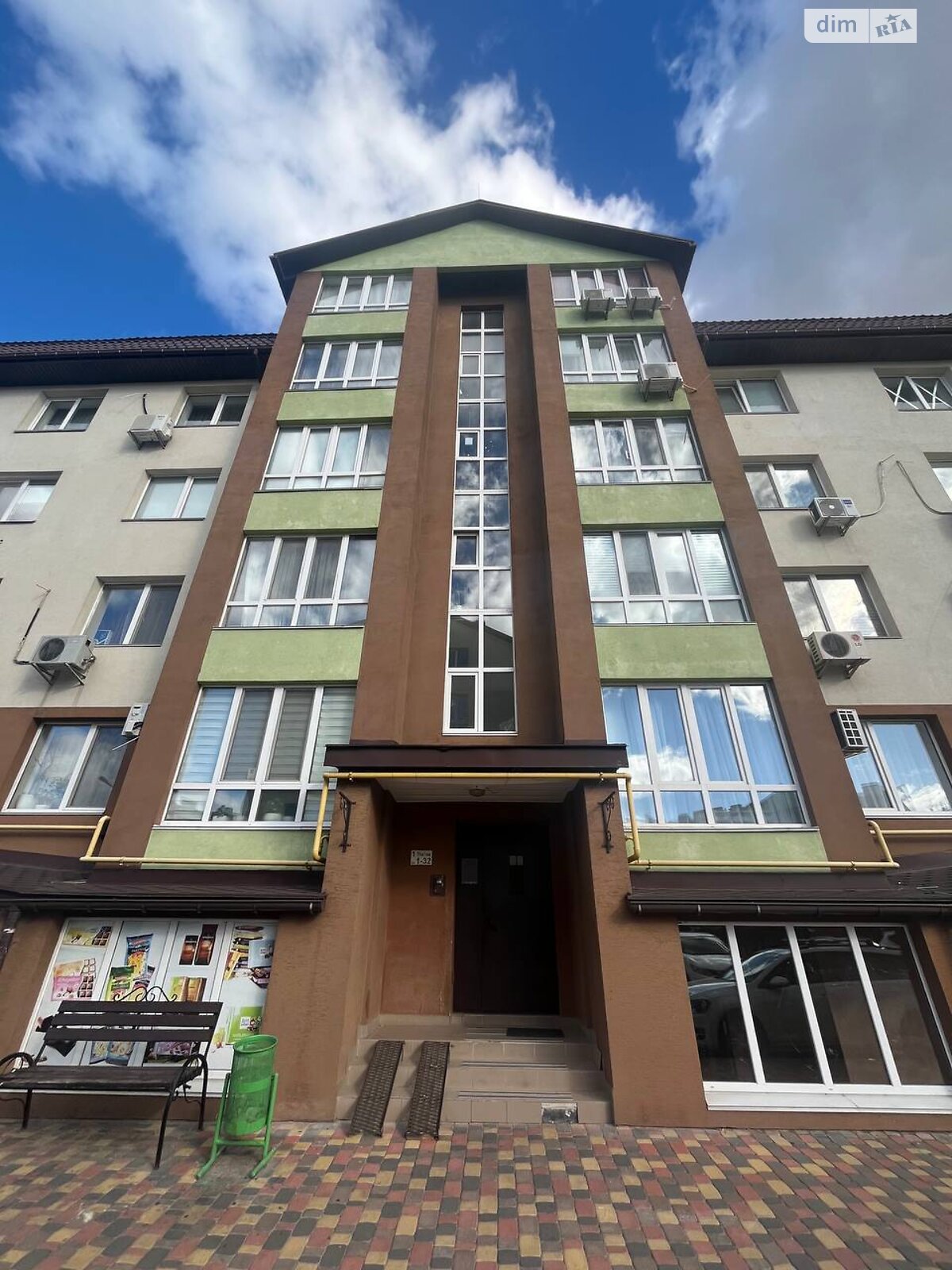 Продажа трехкомнатной квартиры в Софиевской Борщаговке, на ул. Сагайдачного 16, фото 1 Продажа трехкомнатной квартиры в Софиевской Борщаговке, на ул. Сагайдачного 16, фото 1