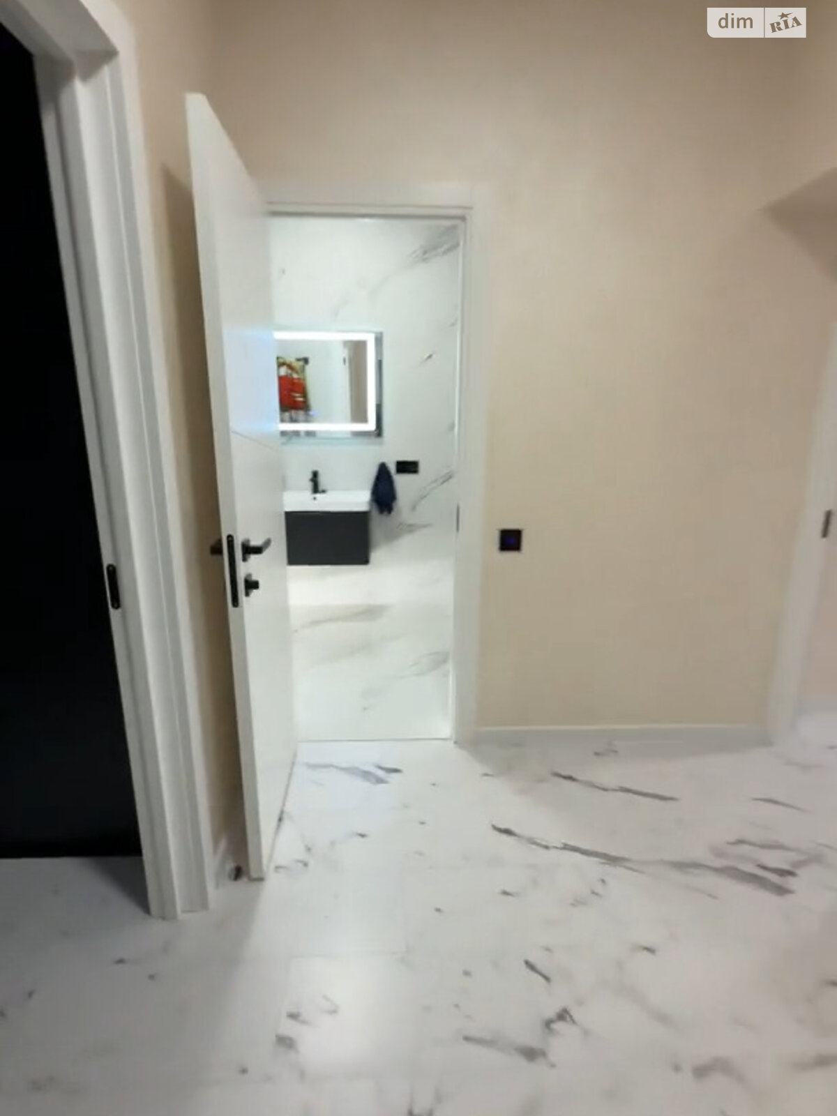 Продажа трехкомнатной квартиры в Софиевской Борщаговке, на ул. Соборная 103/20, фото 1 Продажа трехкомнатной квартиры в Софиевской Борщаговке, на ул. Соборная 103/20, фото 1