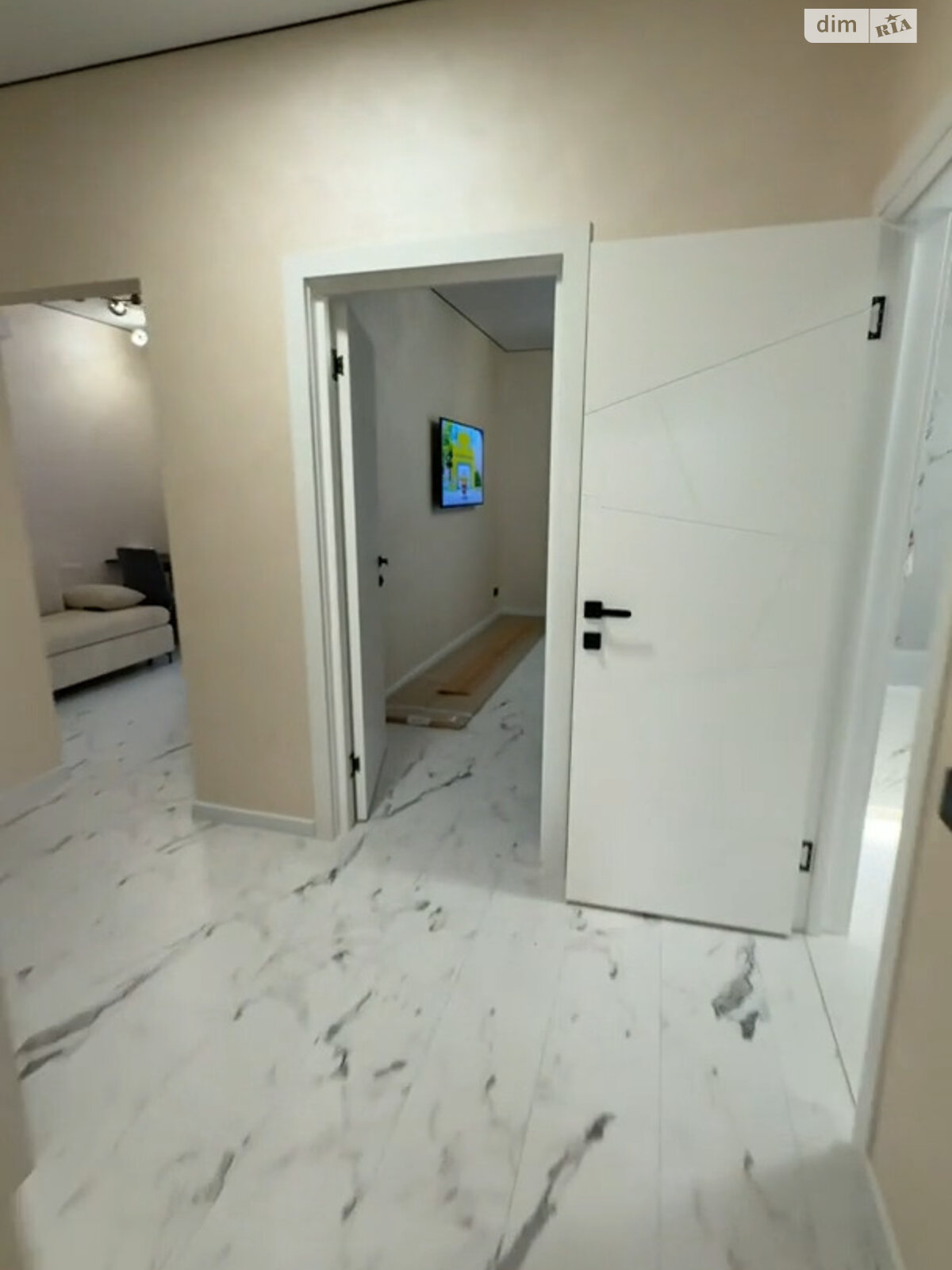 Продажа трехкомнатной квартиры в Софиевской Борщаговке, на ул. Соборная 103/20, фото 1 Продажа трехкомнатной квартиры в Софиевской Борщаговке, на ул. Соборная 103/20, фото 1