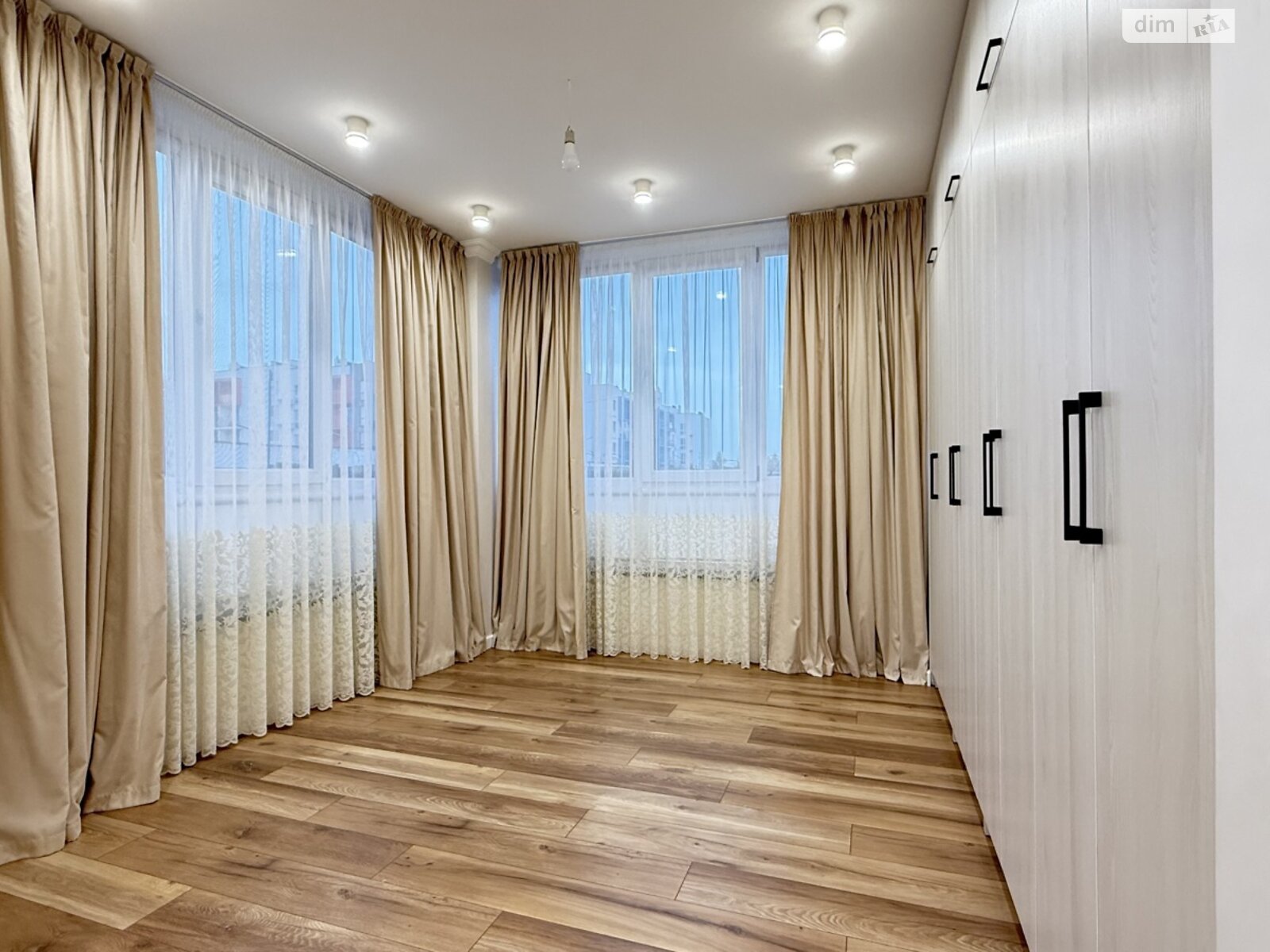 Продаж трикімнатної квартири в Софіївській Борщагівці, на вул. Свободи 1С, фото 1 Продаж трикімнатної квартири в Софіївській Борщагівці, на вул. Свободи 1С, фото 1