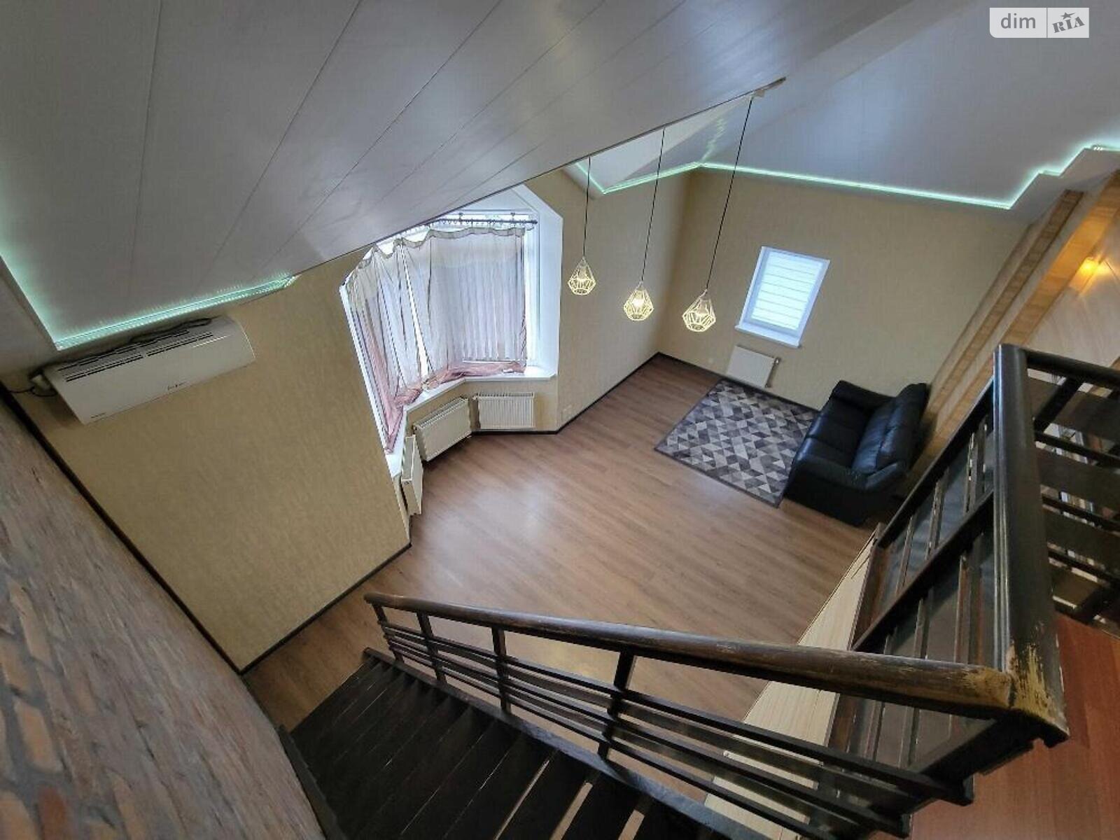Продажа четырехкомнатной квартиры в Софиевской Борщаговке, на ул. Бархатная 2, фото 1