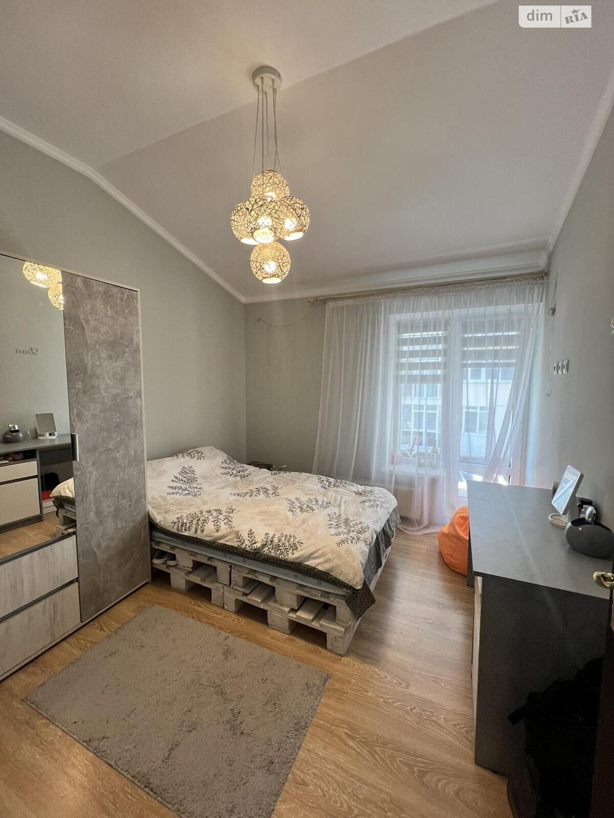 Продаж чотирикімнатної квартири в Солонці, на вул. Центральна, фото 1 Продаж чотирикімнатної квартири в Солонці, на вул. Центральна, фото 1