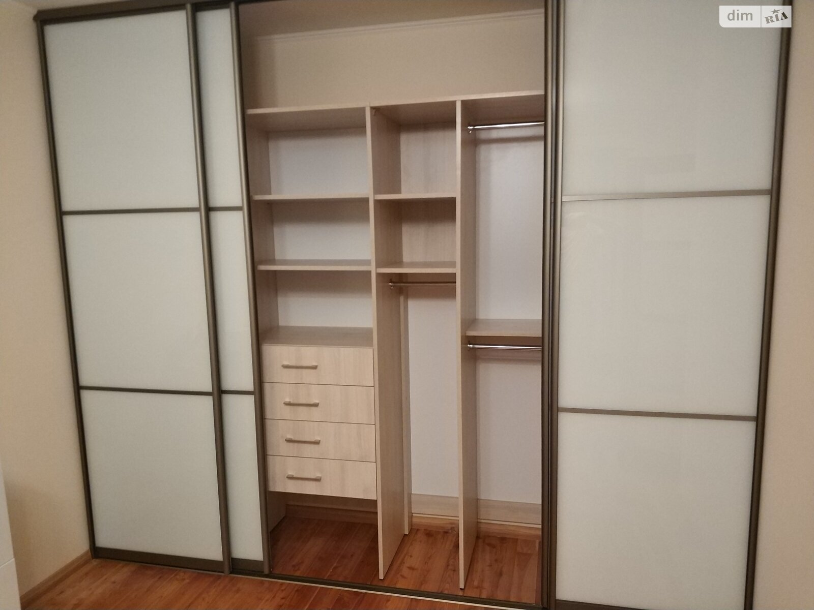 Продаж двокімнатної квартири в Солонці, на вул. Центральна 15, фото 1 Продаж двокімнатної квартири в Солонці, на вул. Центральна 15, фото 1