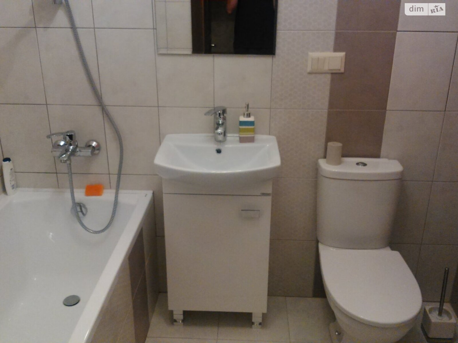 Продаж двокімнатної квартири в Солонці, на вул. Центральна 15, фото 1 Продаж двокімнатної квартири в Солонці, на вул. Центральна 15, фото 1