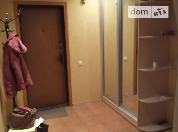 Продажа трехкомнатной квартиры в Стаханове, район Стаханов фото 1 Продажа трехкомнатной квартиры в Стаханове, район Стаханов фото 1