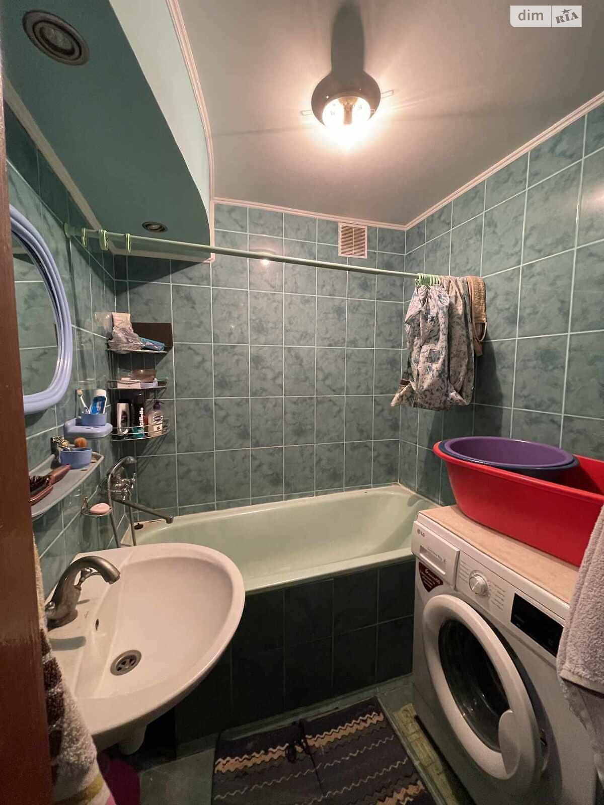 Продажа трехкомнатной квартиры в Староконстантинове, на ул. Авиаторов 28/1, кв. 118, фото 1 Продажа трехкомнатной квартиры в Староконстантинове, на ул. Авиаторов 28/1, кв. 118, фото 1