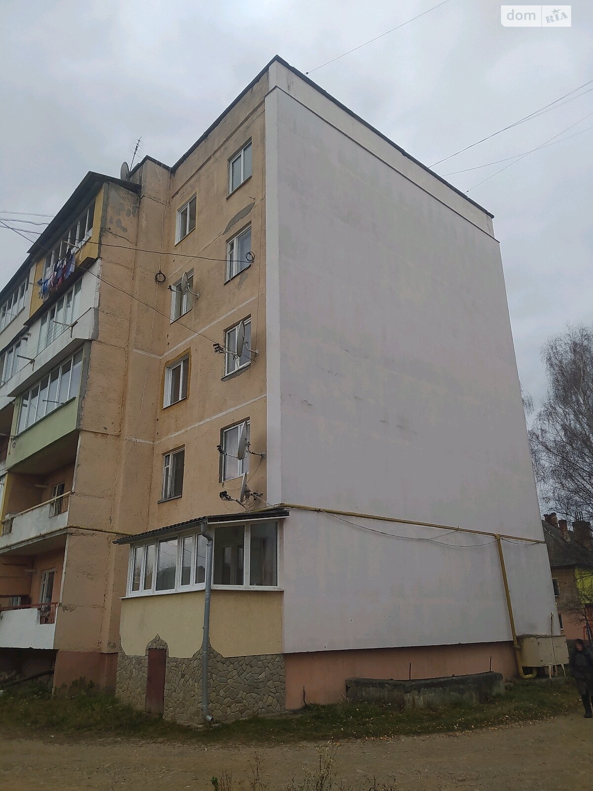 Продаж трикімнатної квартири в Старому Самборі, на вул. Дністрова 87, район Смільниця фото 1 Продаж трикімнатної квартири в Старому Самборі, на вул. Дністрова 87, район Смільниця фото 1