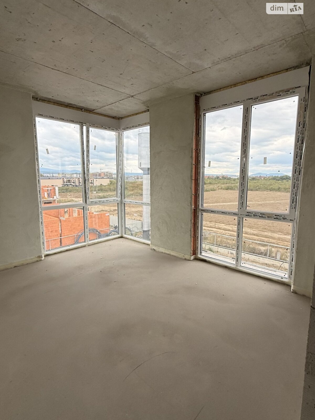 Продаж однокімнатної квартири в Сторожниці, на вул. Цвітна 1, фото 1