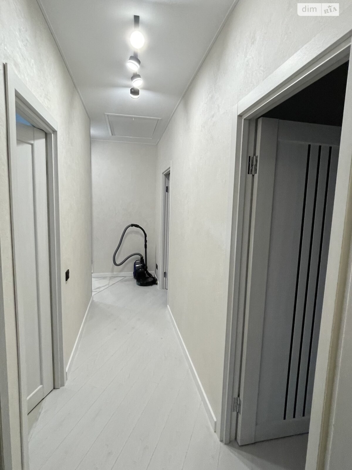 Продажа двухкомнатной квартиры в Стрижавке, на ул. Аллеи 35/1 корпус 5, фото 1 Продажа двухкомнатной квартиры в Стрижавке, на ул. Аллеи 35/1 корпус 5, фото 1