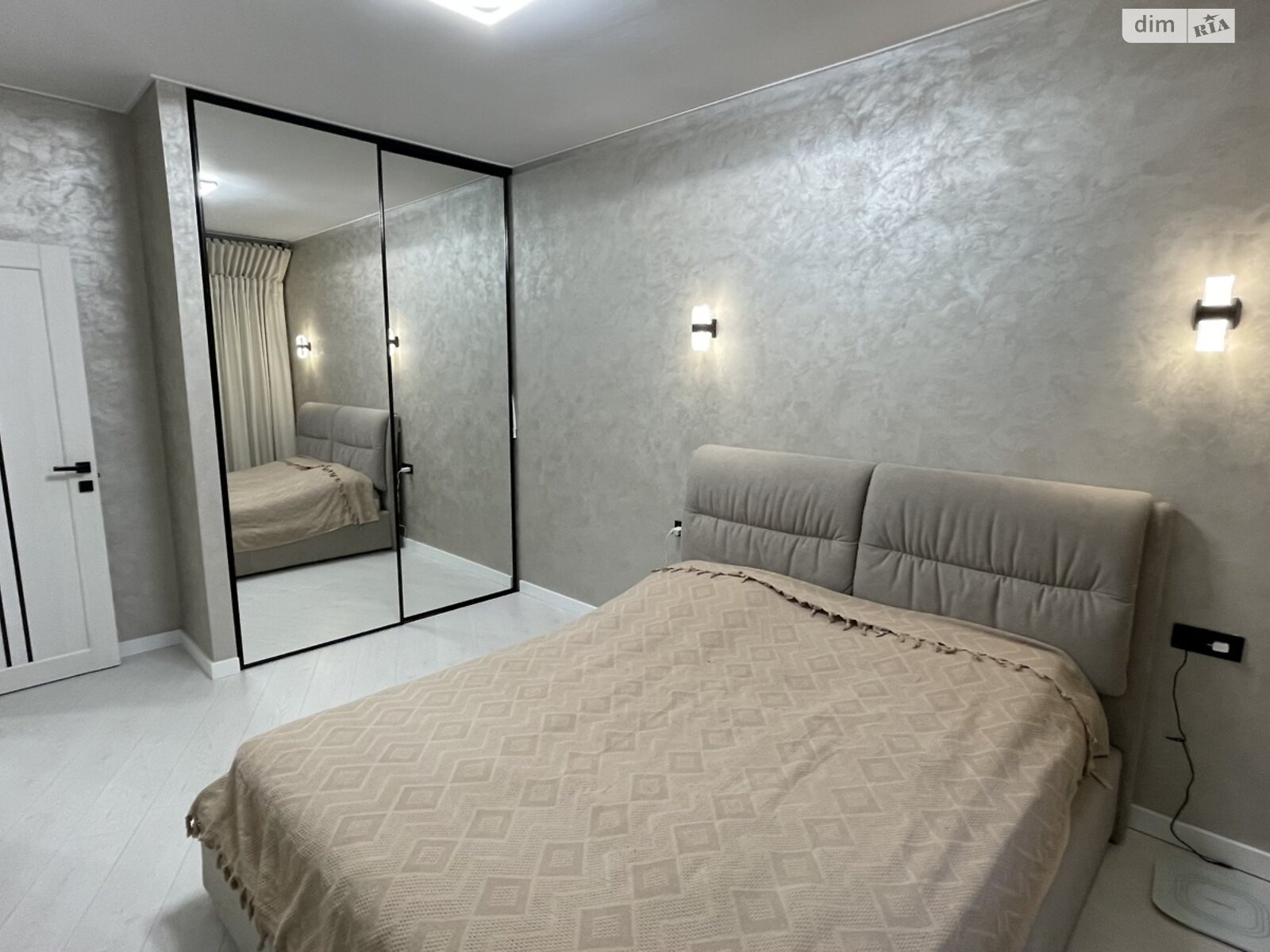 Продажа двухкомнатной квартиры в Стрижавке, на ул. Аллеи 35/1 корпус 5, фото 1 Продажа двухкомнатной квартиры в Стрижавке, на ул. Аллеи 35/1 корпус 5, фото 1
