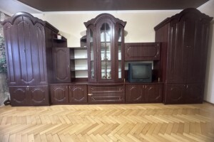 Продаж трикімнатної квартири в Сутисках, на вул. Гагаріна, район Пирогово фото 2