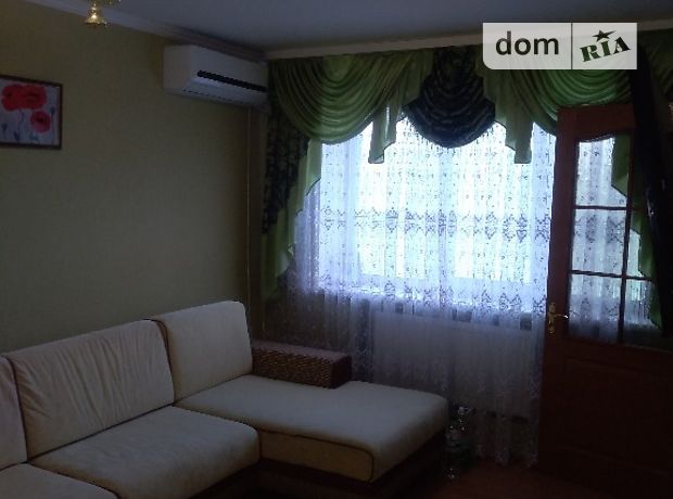 Продажа трехкомнатной квартиры в Тальном, фото 1 Продажа трехкомнатной квартиры в Тальном, фото 1