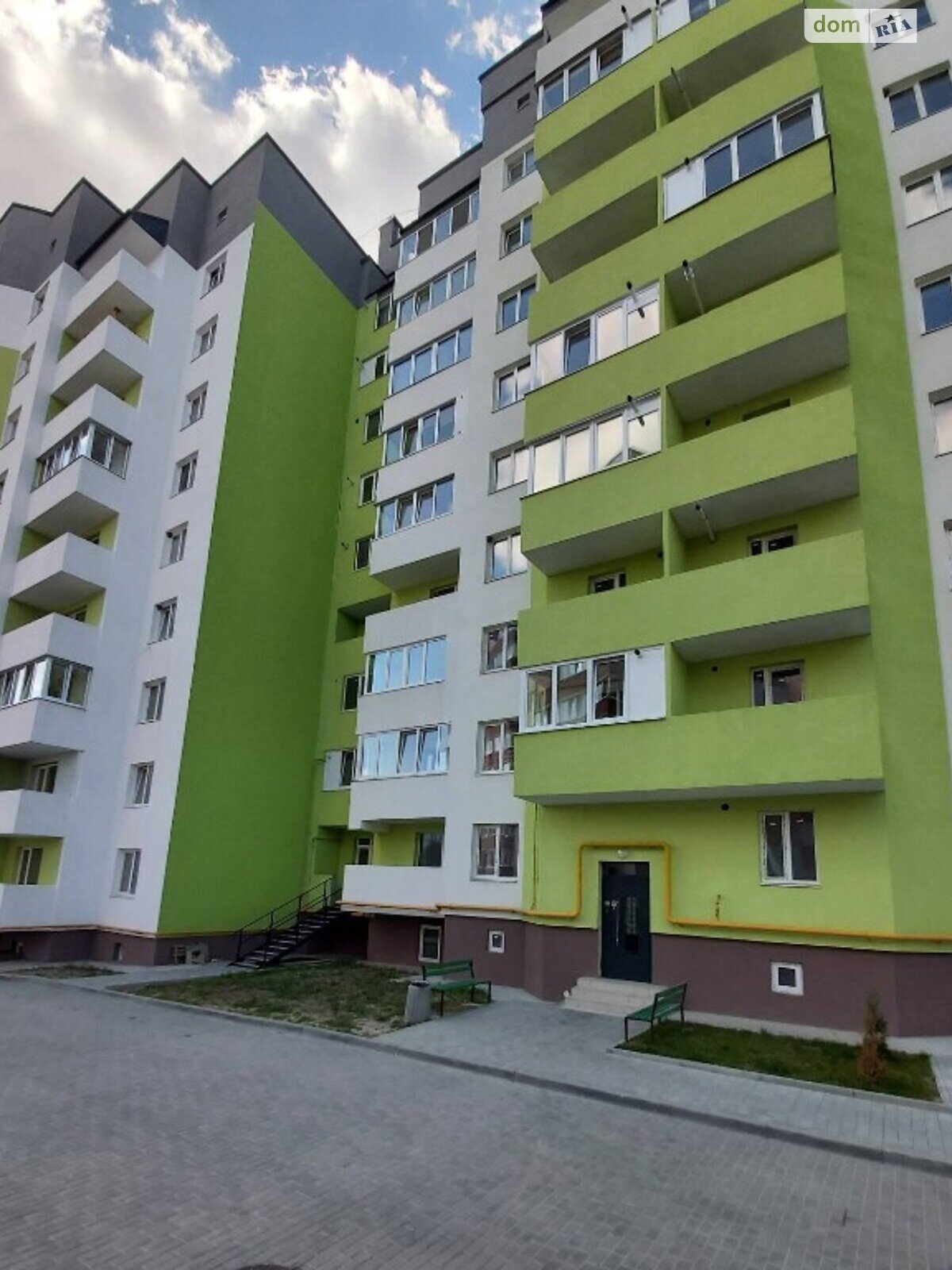 Продаж двокімнатної квартири в Тернополі, на вул. Яреми, район Аляска фото 1