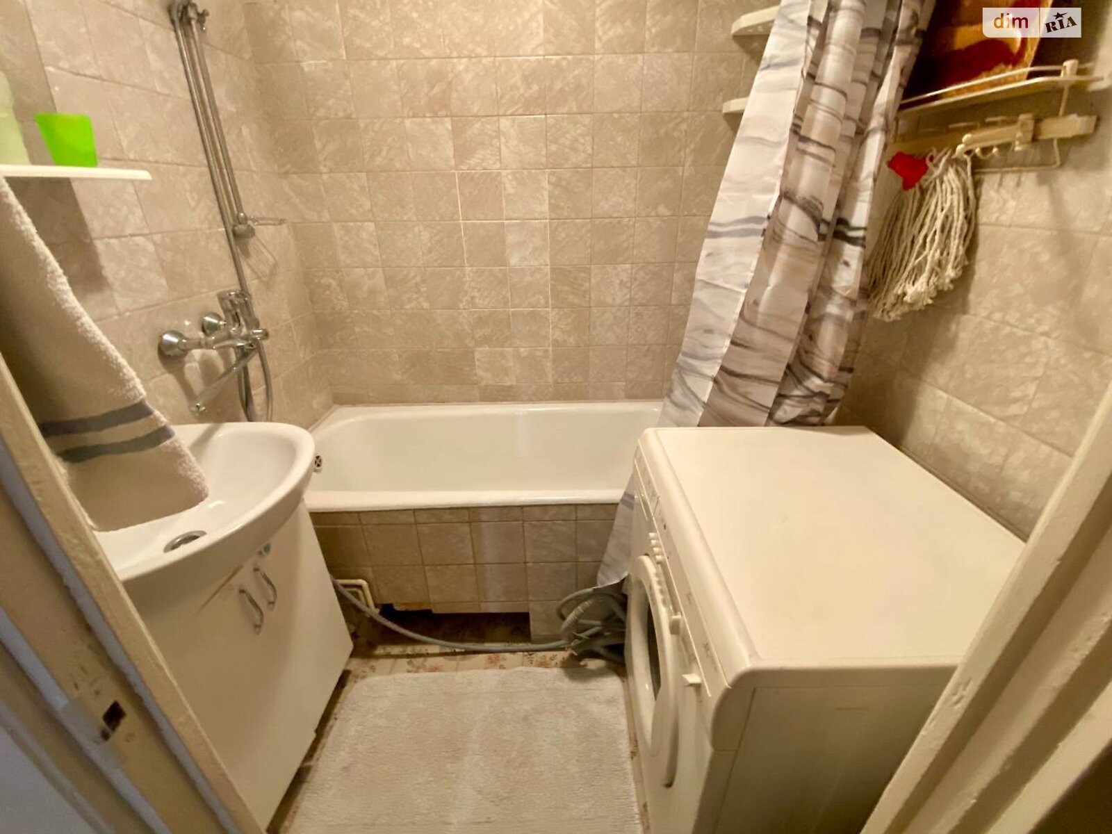 Продажа трехкомнатной квартиры в Тернополе, на ул. Курбаса Леся, район Аляска фото 1 Продажа трехкомнатной квартиры в Тернополе, на ул. Курбаса Леся, район Аляска фото 1