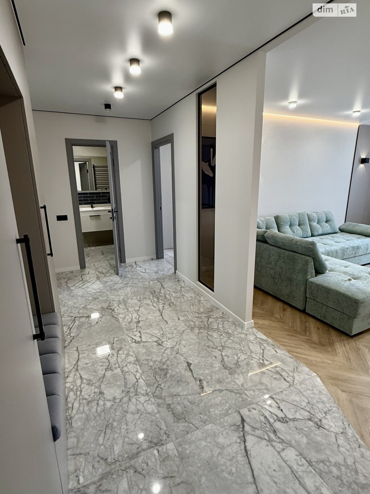 Продажа трехкомнатной квартиры в Тернополе, на ул. Курбаса Леся 10, район Аляска фото 1 Продажа трехкомнатной квартиры в Тернополе, на ул. Курбаса Леся 10, район Аляска фото 1