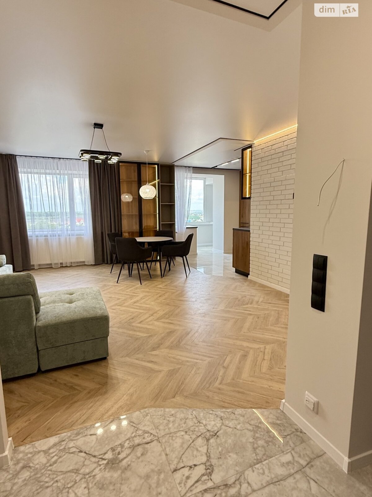 Продажа трехкомнатной квартиры в Тернополе, на ул. Курбаса Леся 10, район Аляска фото 1 Продажа трехкомнатной квартиры в Тернополе, на ул. Курбаса Леся 10, район Аляска фото 1