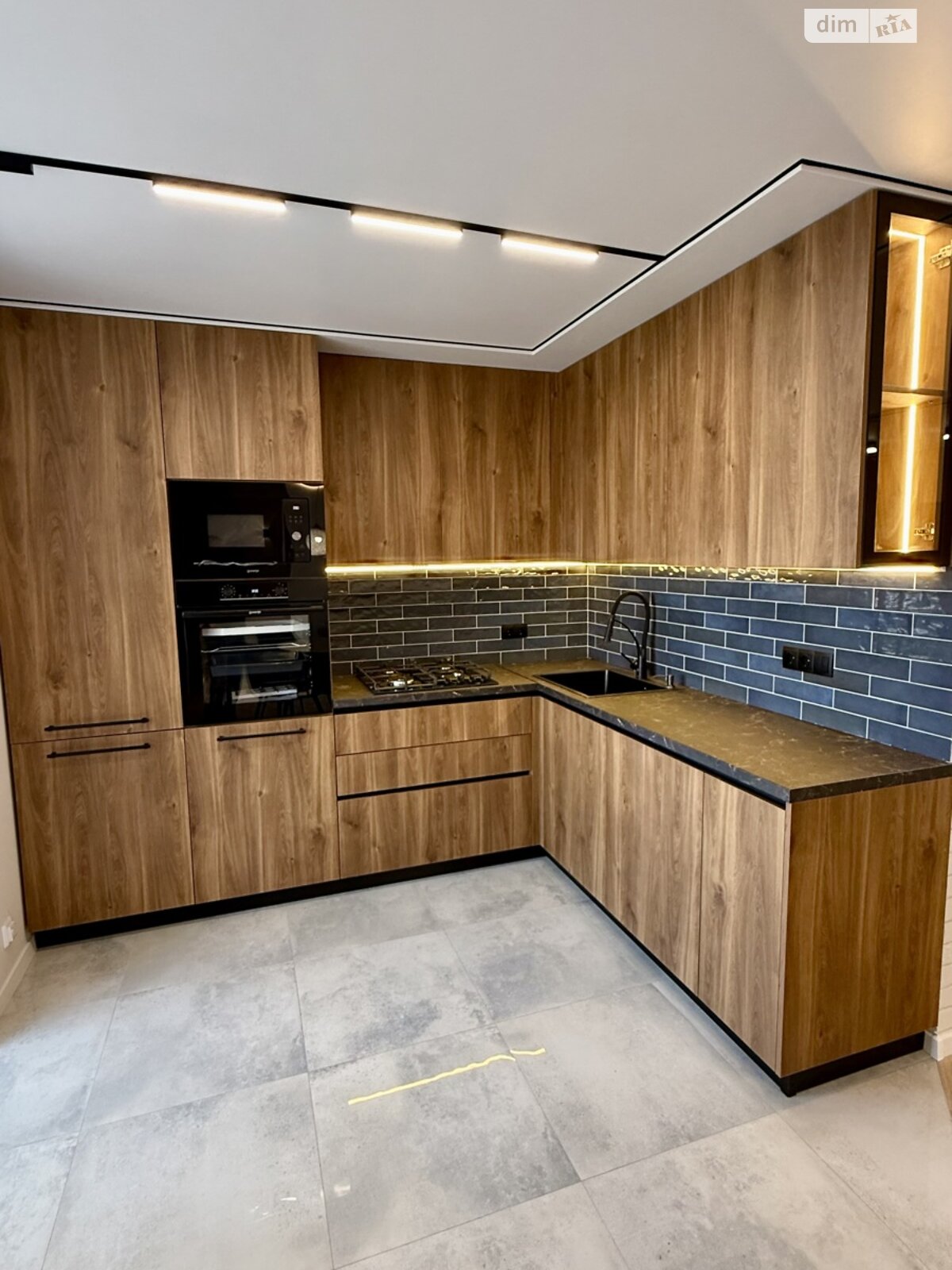 Продажа трехкомнатной квартиры в Тернополе, на ул. Курбаса Леся 10, район Аляска фото 1 Продажа трехкомнатной квартиры в Тернополе, на ул. Курбаса Леся 10, район Аляска фото 1