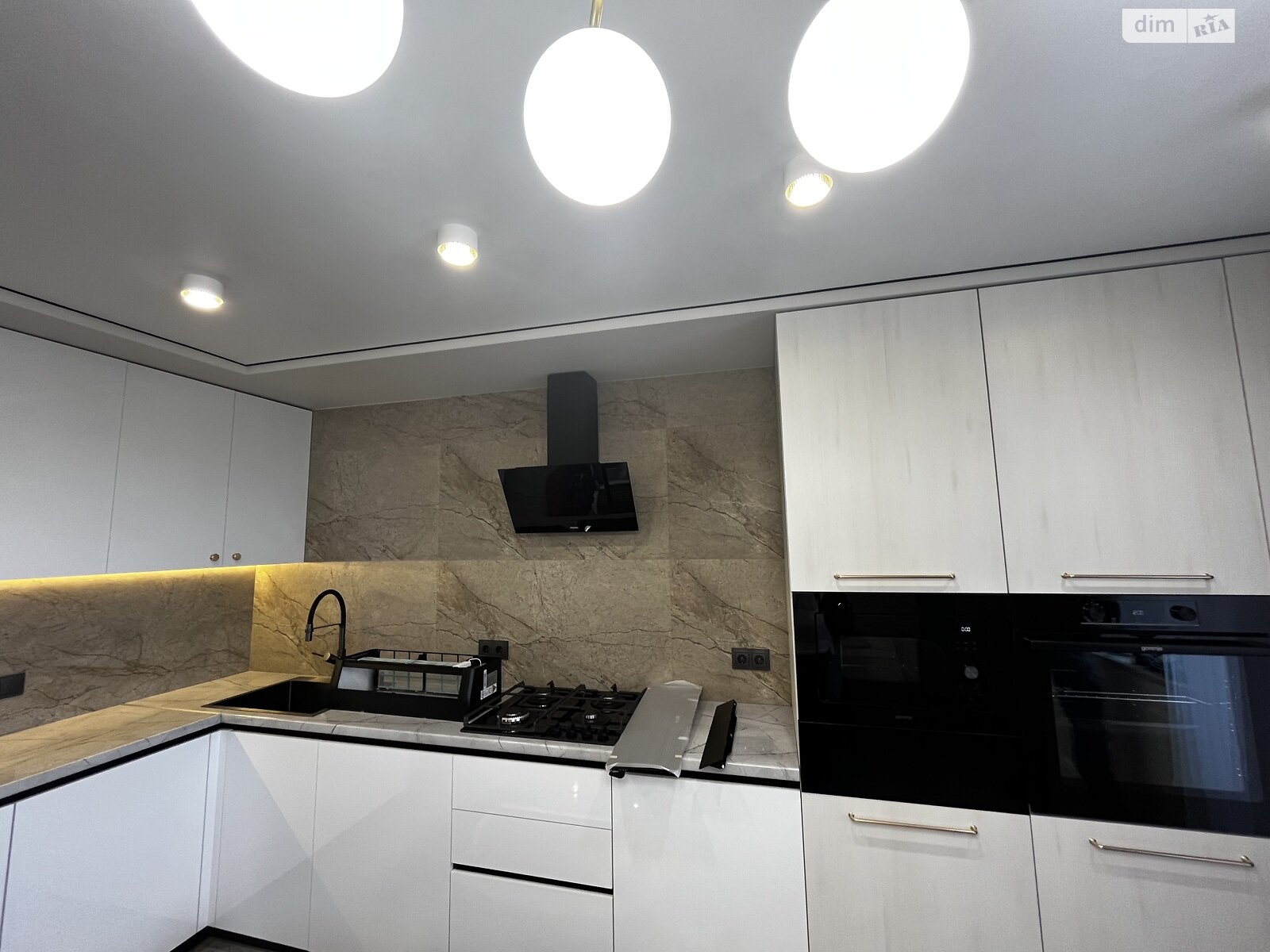 Продаж трикімнатної квартири в Тернополі, на вул. Курбаса Леся 10, район Аляска фото 1