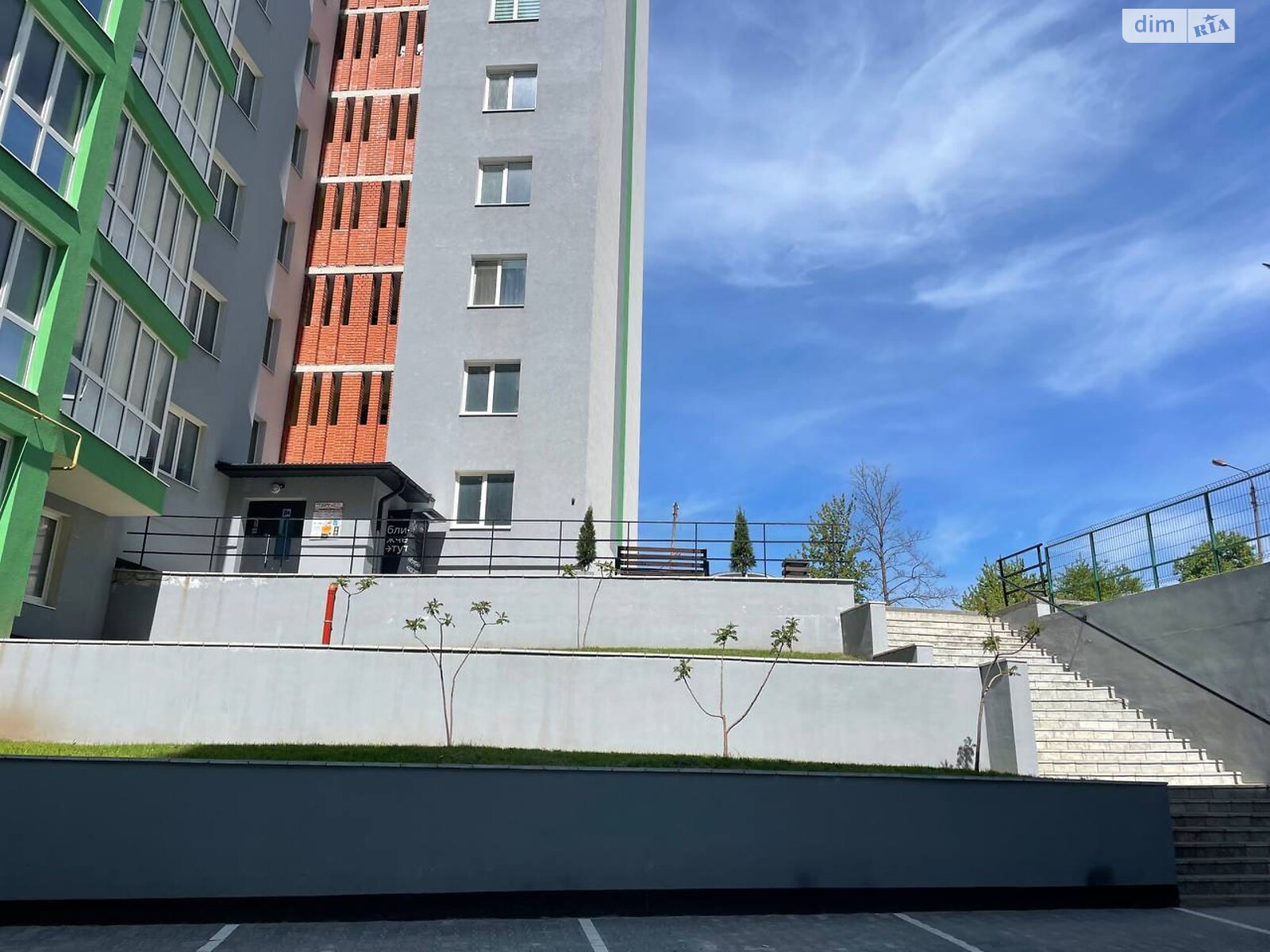Продаж трикімнатної квартири в Тернополі, на вул. Яреми, район Аляска фото 1 Продаж трикімнатної квартири в Тернополі, на вул. Яреми, район Аляска фото 1