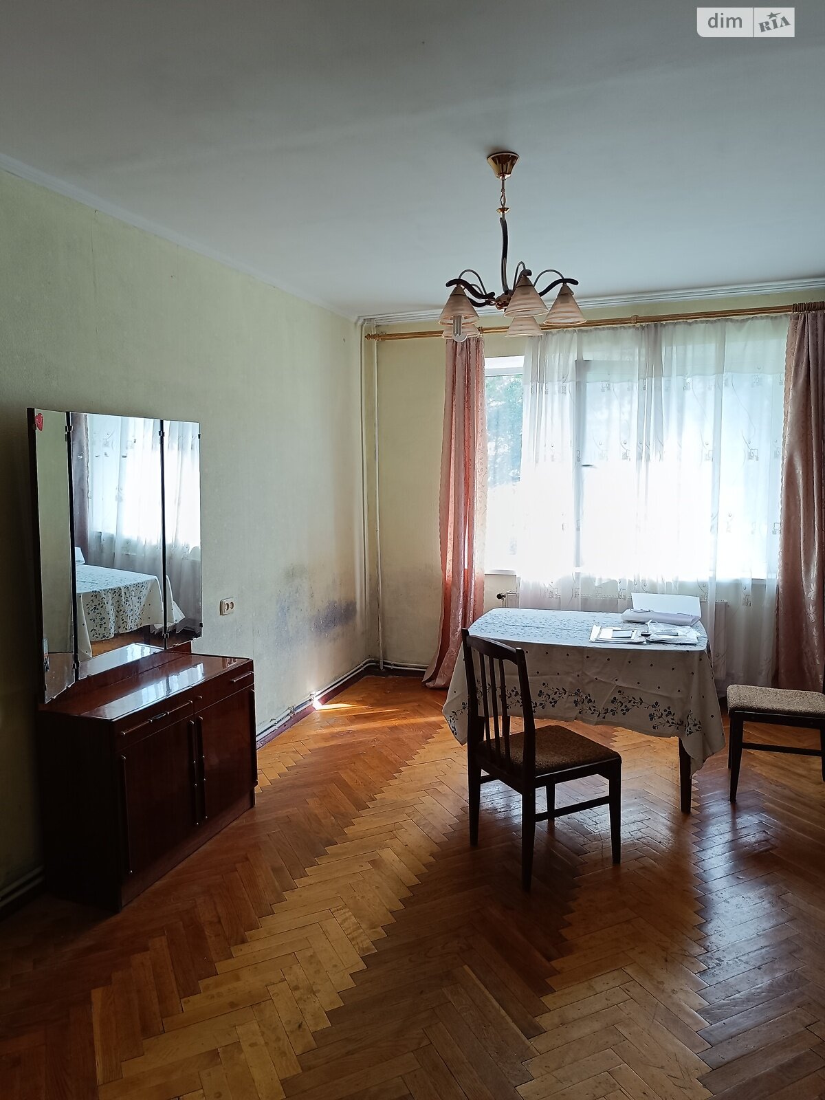 Продажа пятикомнатной квартиры в Тернополе, на ул. 15-го Апреля, район Бам фото 1 Продажа пятикомнатной квартиры в Тернополе, на ул. 15-го Апреля, район Бам фото 1