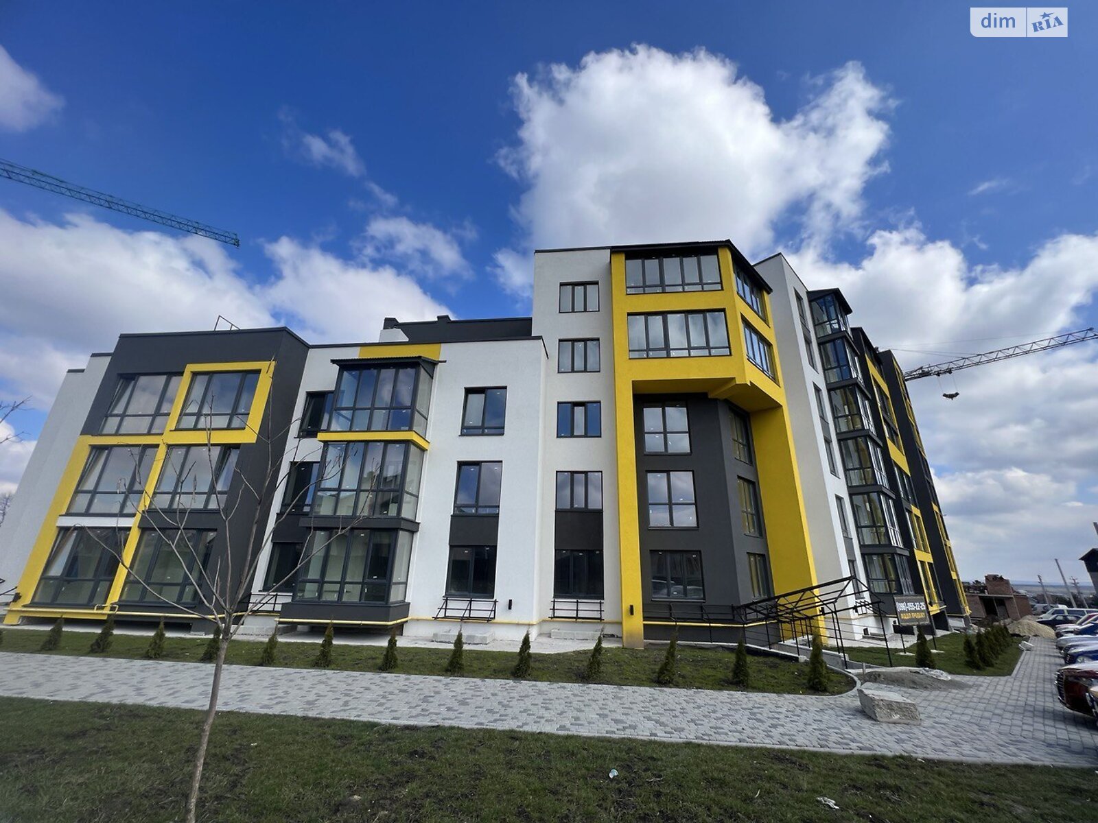 Продажа трехкомнатной квартиры в Тернополе, на ул. 15-го Апреля, район Бам фото 1 Продажа трехкомнатной квартиры в Тернополе, на ул. 15-го Апреля, район Бам фото 1